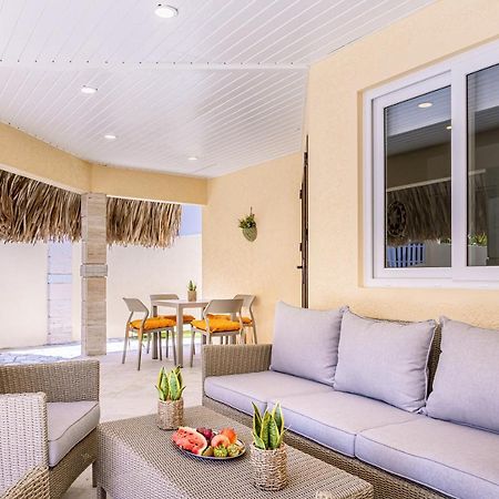 Ruby 15 Villa Palm Beach Exterior photo