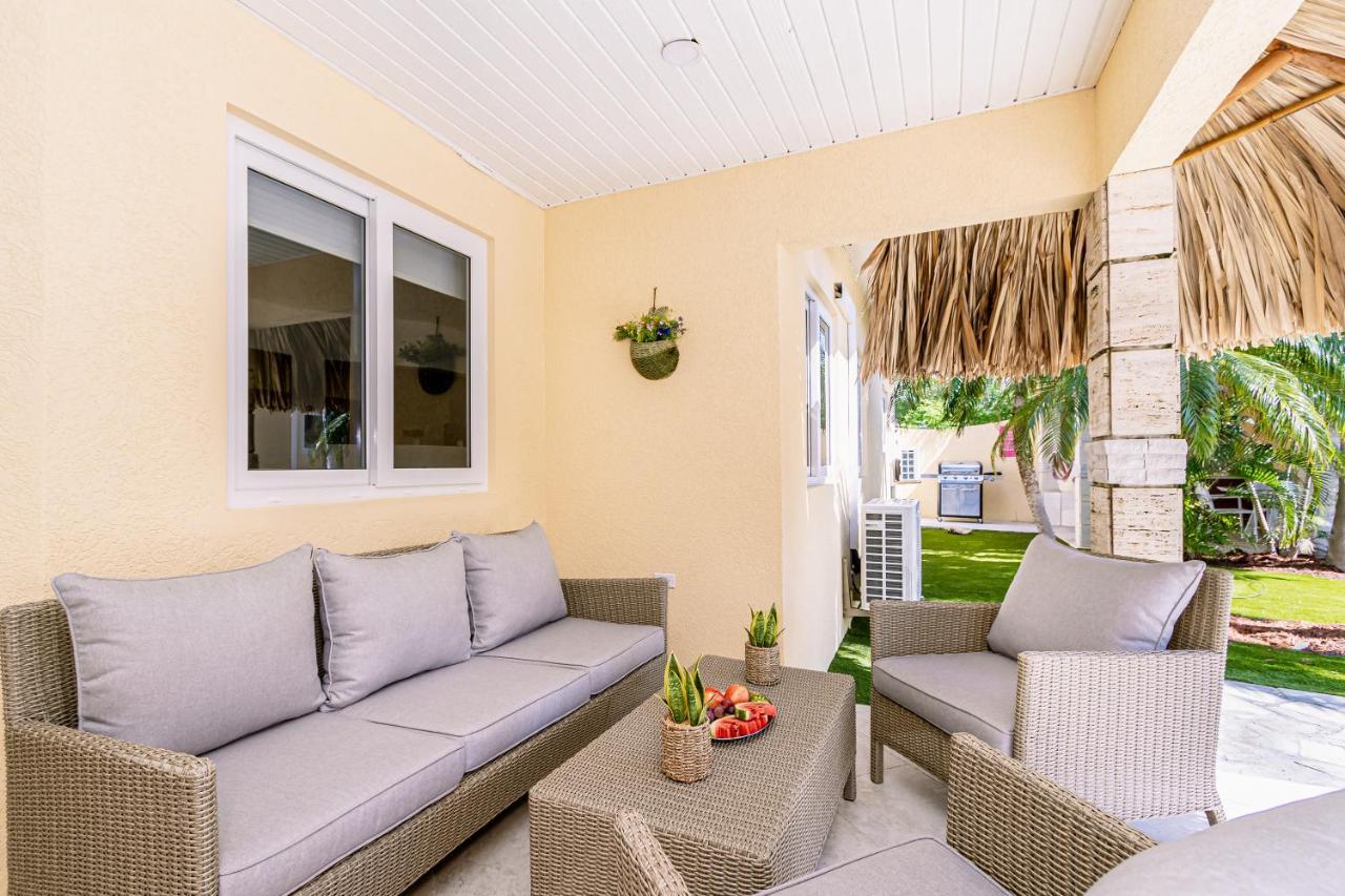 Ruby 15 Villa Palm Beach Exterior photo