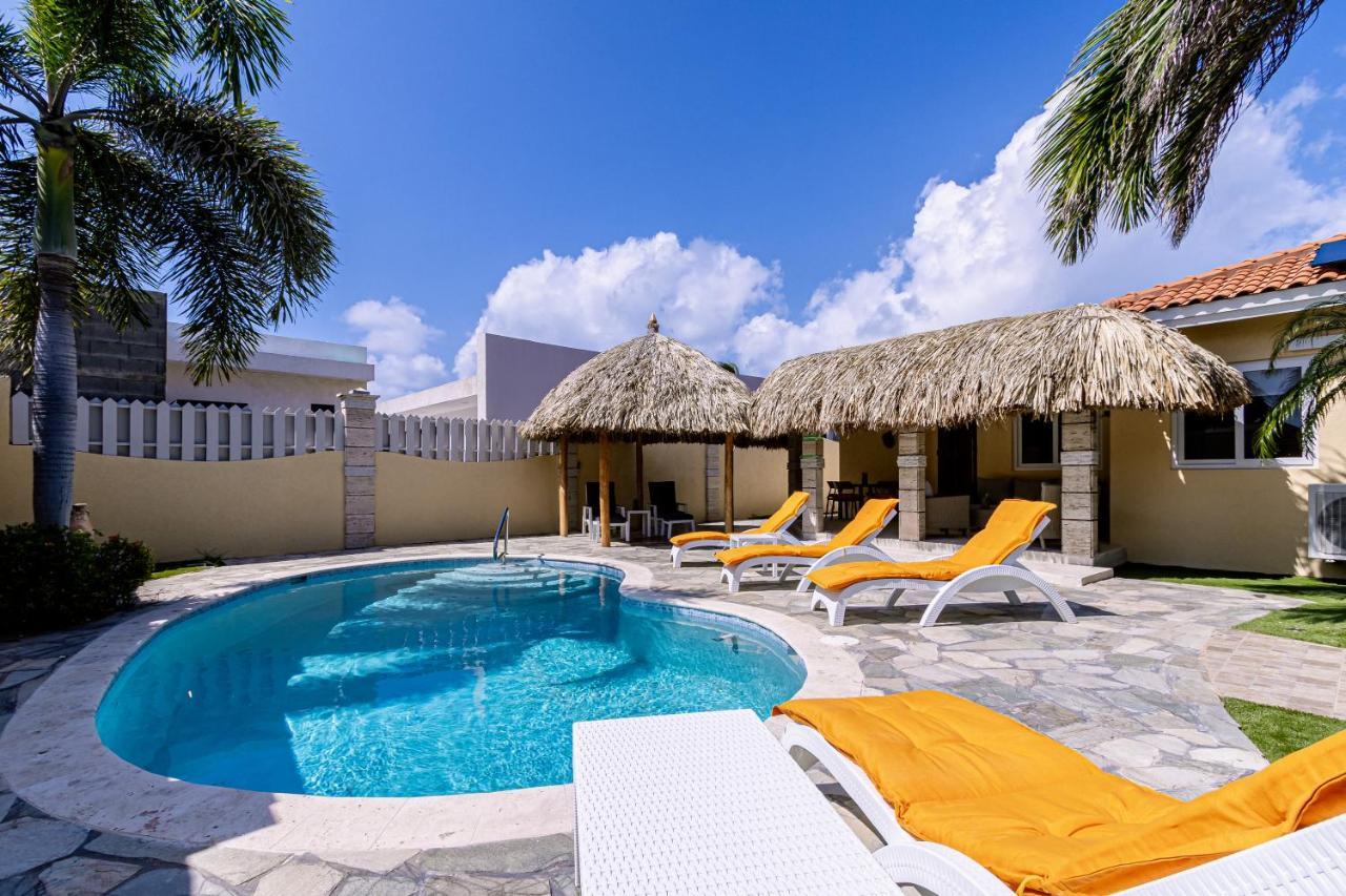Ruby 15 Villa Palm Beach Exterior photo
