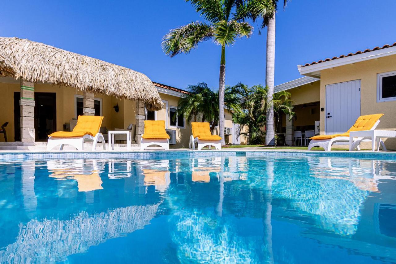 Ruby 15 Villa Palm Beach Exterior photo