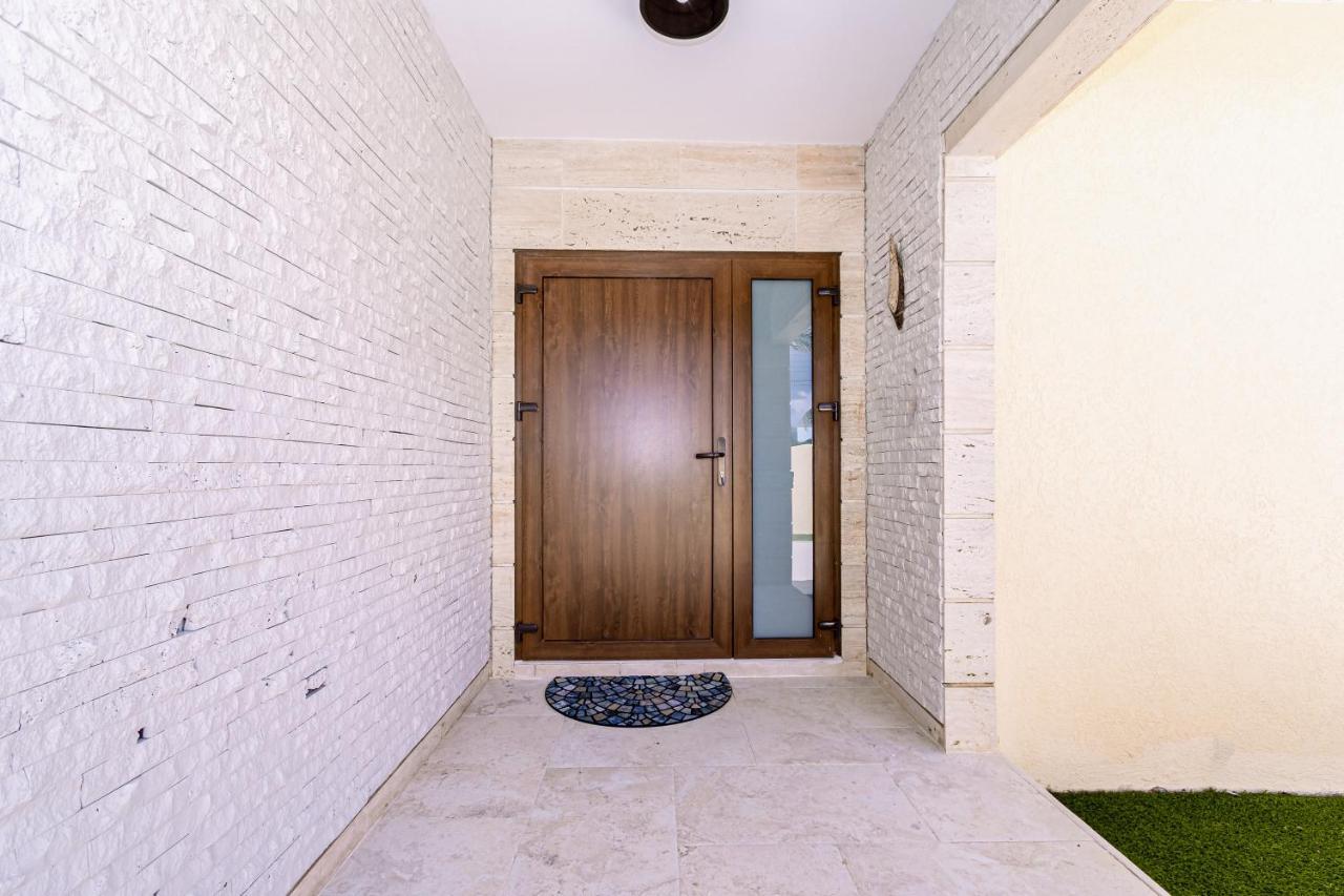Ruby 15 Villa Palm Beach Exterior photo