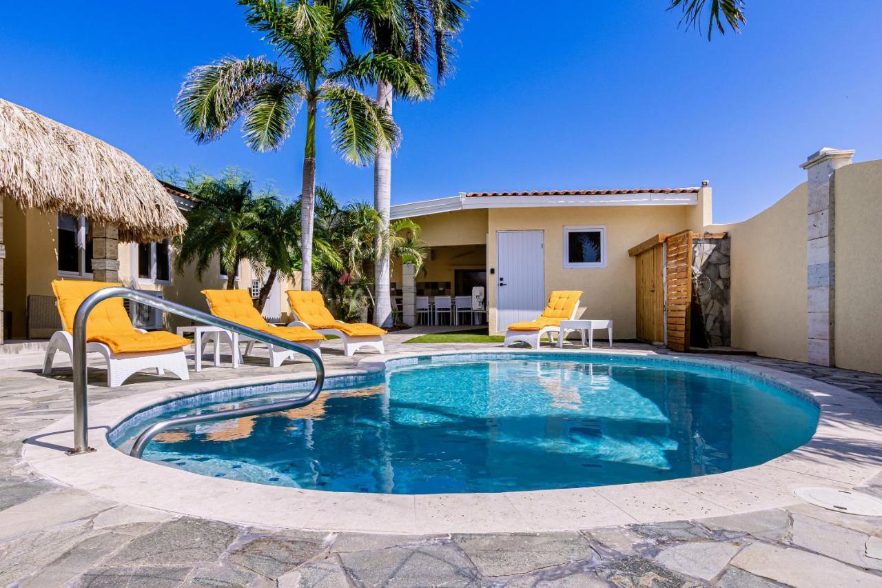 Ruby 15 Villa Palm Beach Exterior photo
