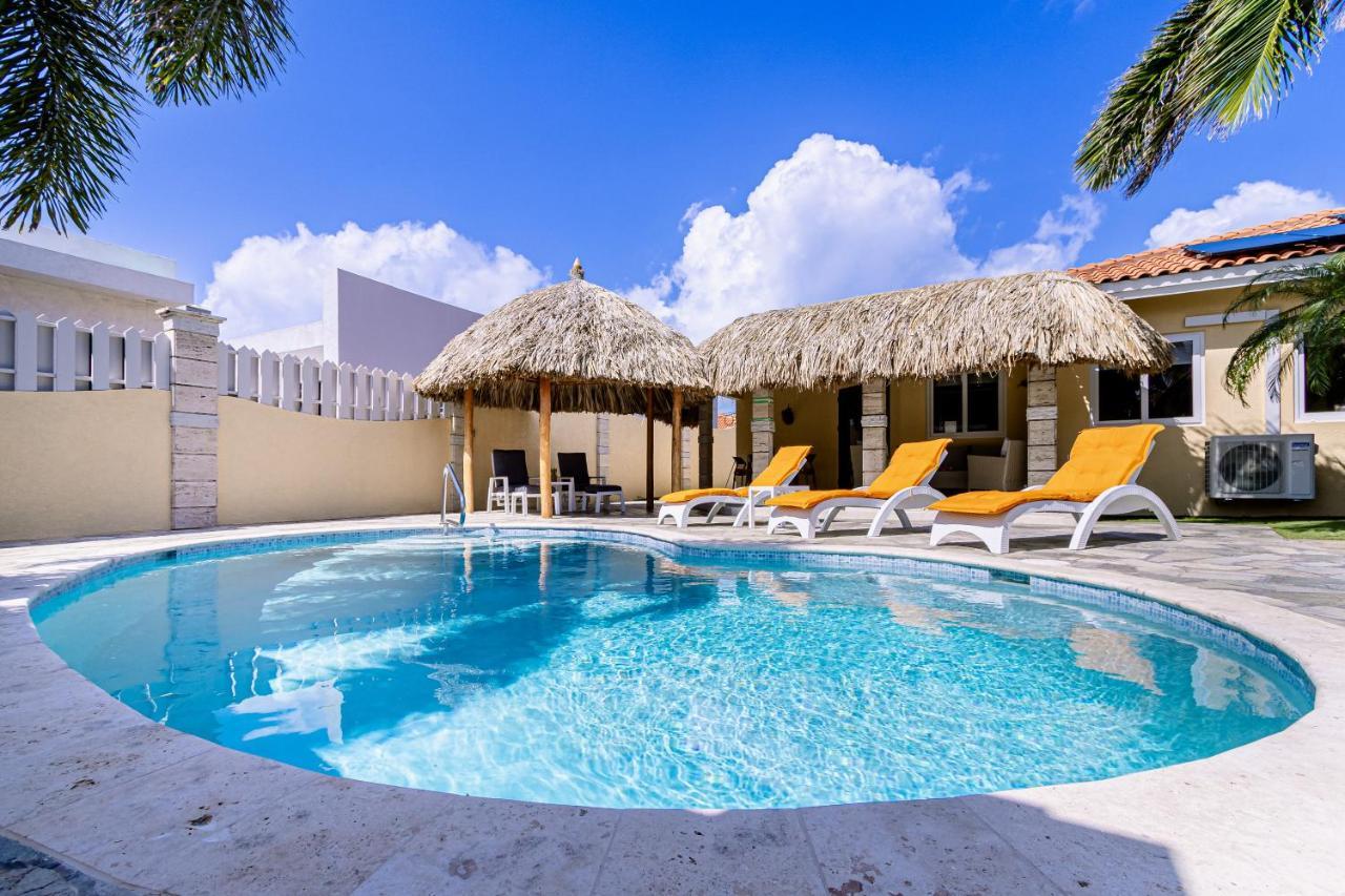 Ruby 15 Villa Palm Beach Exterior photo