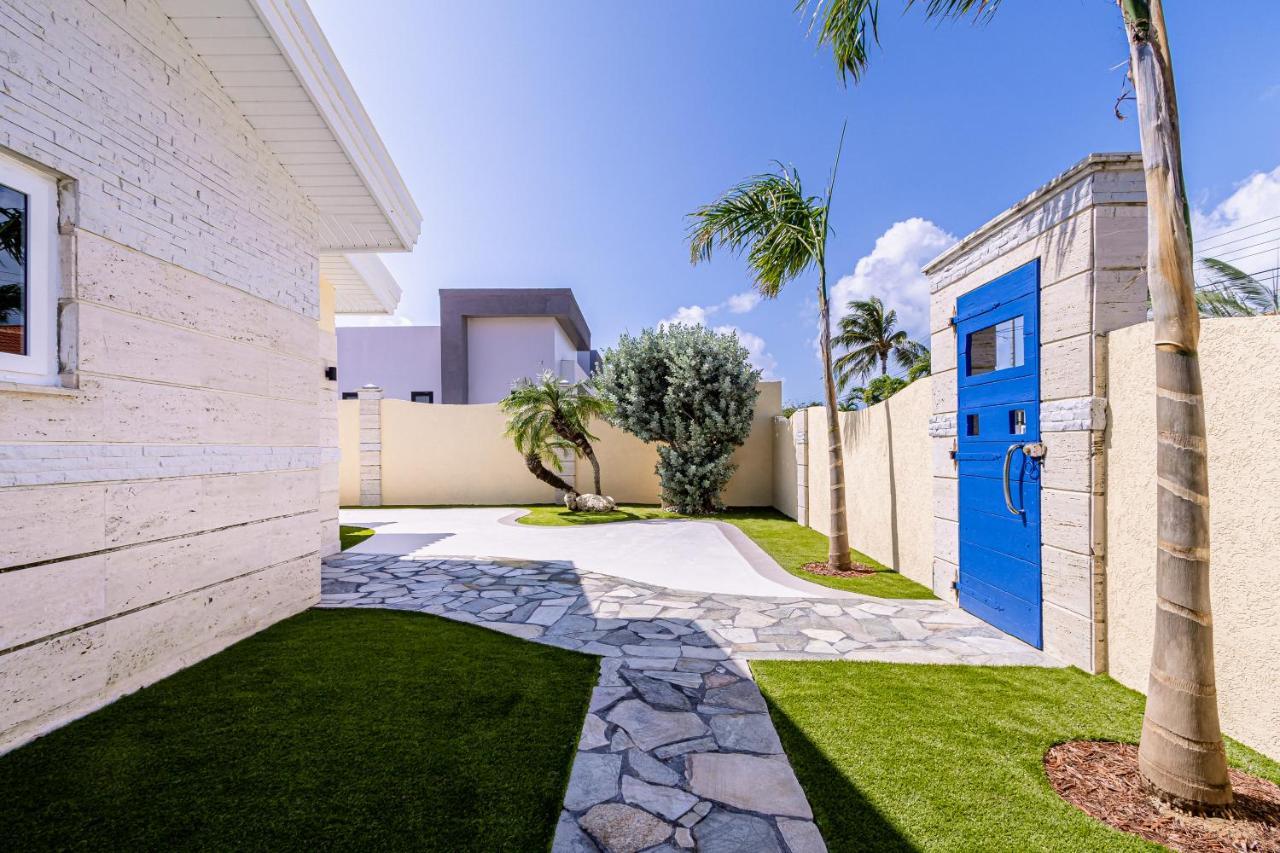 Ruby 15 Villa Palm Beach Exterior photo